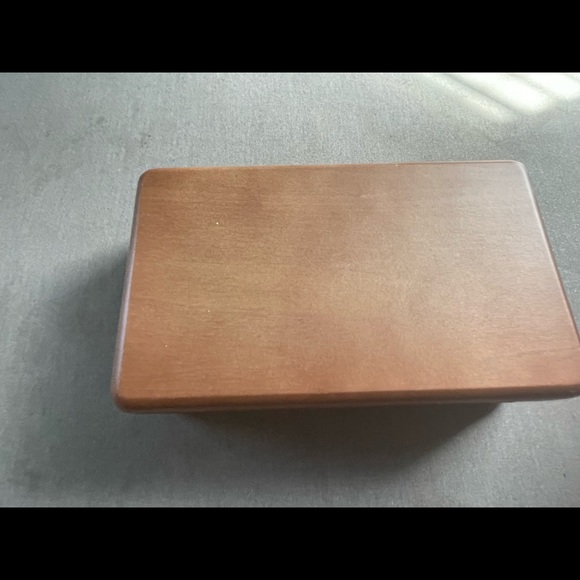RYOT SOLID TOP Screen Box MEDIUM 4" x 7" WALNUT Wood Stash Box Magnetic Sifter - Picture 2 of 9